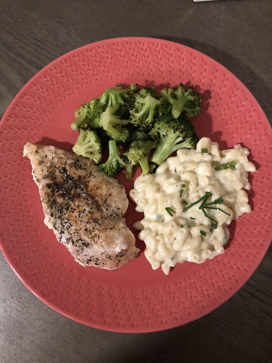 Delicious meal cooked to perfection thanks to <a href="/innit/">Innit Inc</a>. Made the lady happy with the #mac&amp;cheese

#foodporn