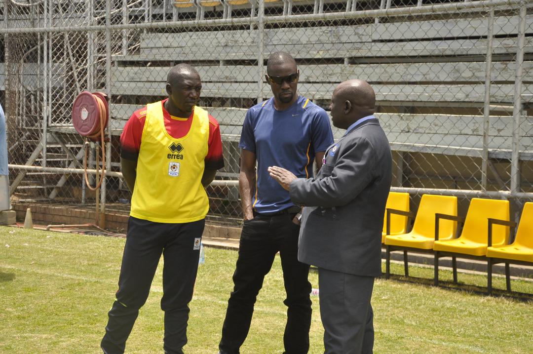 mpagifarid's tweet photo. #COSAFA2017 Zambia Vs Uganda @ 6:30 pm @OfficialFUFA @MosesMagogo @COSAFAMEDIA @UgandaCranes @KagutaMuseveni @JanetMuseveni @dmugoye4 @XfmUG https://t.co/4kmNYCSOzz