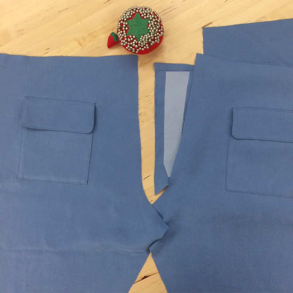 sewingjunction's tweet photo. Back pockets are done! 🙌🏻#MakeYourPants #sewing #classes #Toronto #DIY #fashion #fun #pants https://t.co/yhWPVQOHrZ