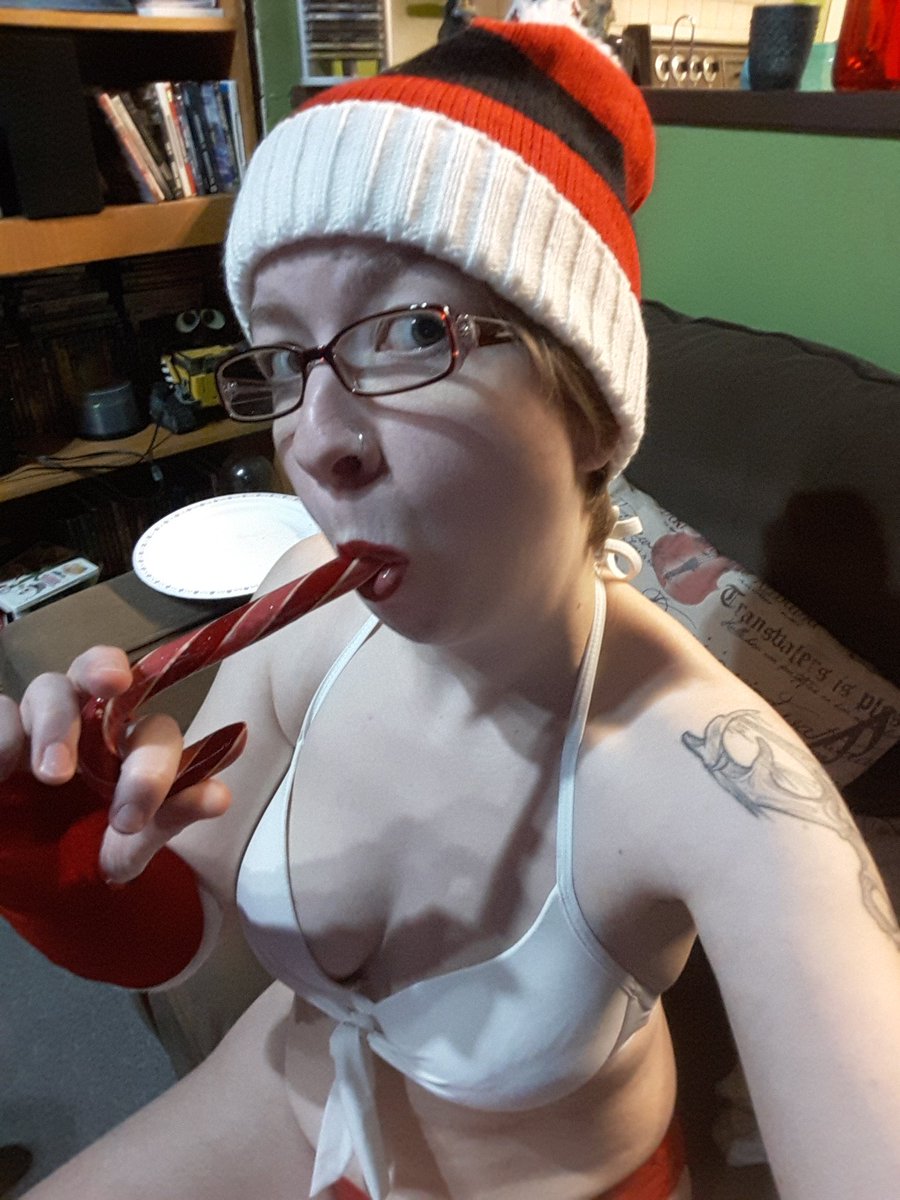 Merry XXXMAS! 🎁 I just finished filming a holiday special for <a href="/MetaverseXXX/">MetaverseXXX</a>! Keep a lookout for this stocking stuffer 😜

Hoe hoe hoe! 🎄🎁