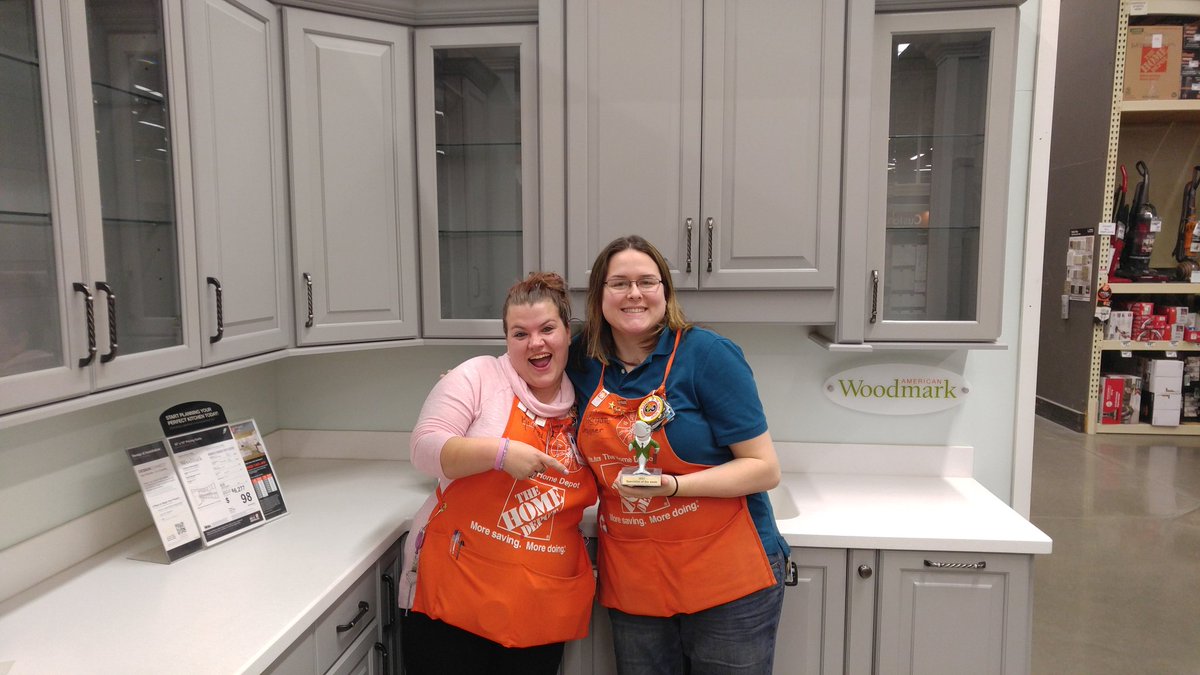 This is what the #1 kitchen designer looks like!! Great job Megan Sawmill Specialist of the week!@LyonsLyons711 <a href="/akm3831/">Amanda</a> <a href="/GardnerD314/">Sara Gardner</a> @HillardBob <a href="/CowlesDoug/">Doug Cowles</a>