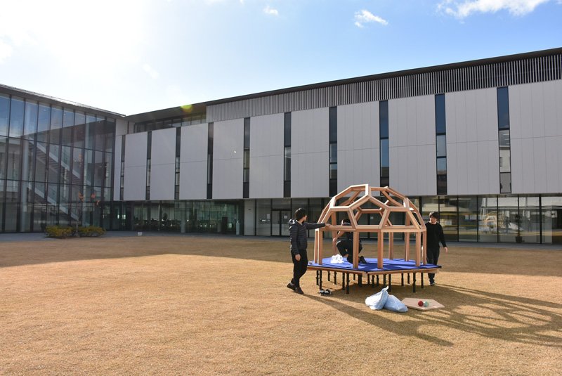 京都美術工芸大学 No Twitter 中庭では建築学科チームの一坪茶室設営中 明日 パンフレット用の撮影が予定されているようです 京都美術工芸大学 Kyobi 一坪茶室 お茶の京都 京都美術工芸大学 No Twitter 中庭では建築学科チームの一坪茶室設営中 明日 パンフレット用の撮影が予定されているようです 京都美術工芸大学 Kyobi 一坪茶室 お茶の京都