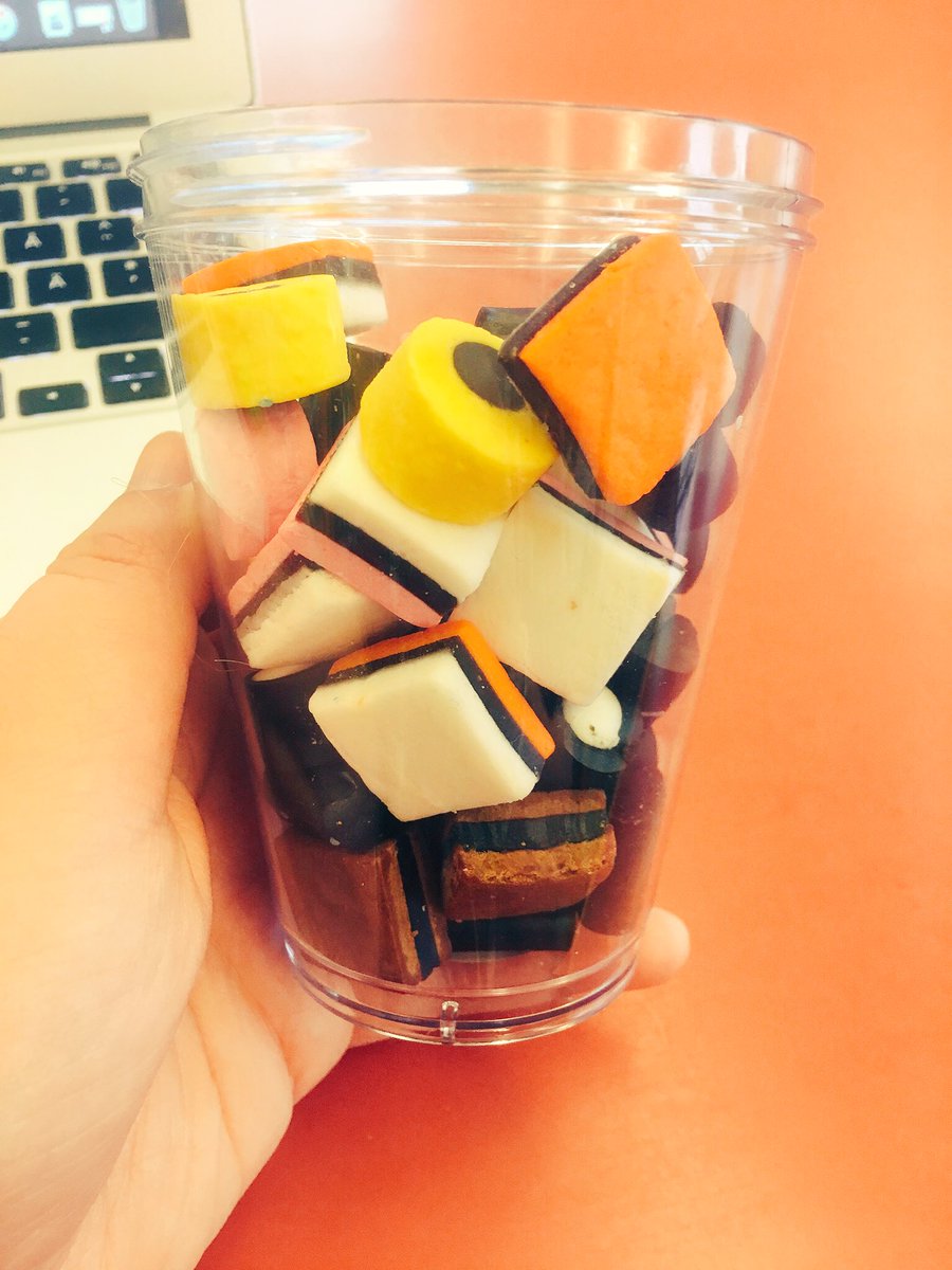 embercodes's tweet image. Att ta med sig pluggodis till campus är GULD #tentap