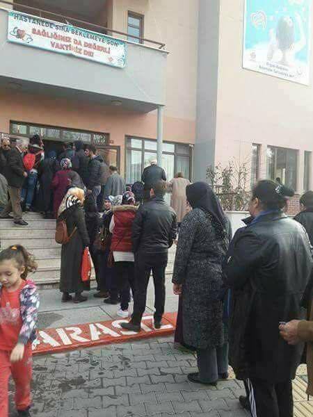 kacsaatolduson's tweet photo. CeHaPe döneminden kalma dersem herkes beğenir ama bu Yeni Türkiye'de Hastanede barkod sırasıymış:) https://t.co/ePiIh9D8wD