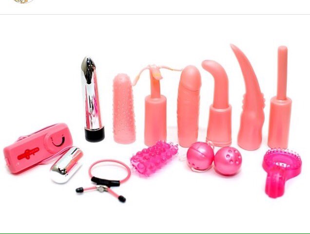 LoveFacking's tweet image. Отличный подарок к дню святого Николая ! Огромный набор : вибратор, насадки, виброяйцо, вагинальные шарики , насадки на член. Цена смешная 1000грн. Пишите в личку отвечу на все вопросы подробно !!!