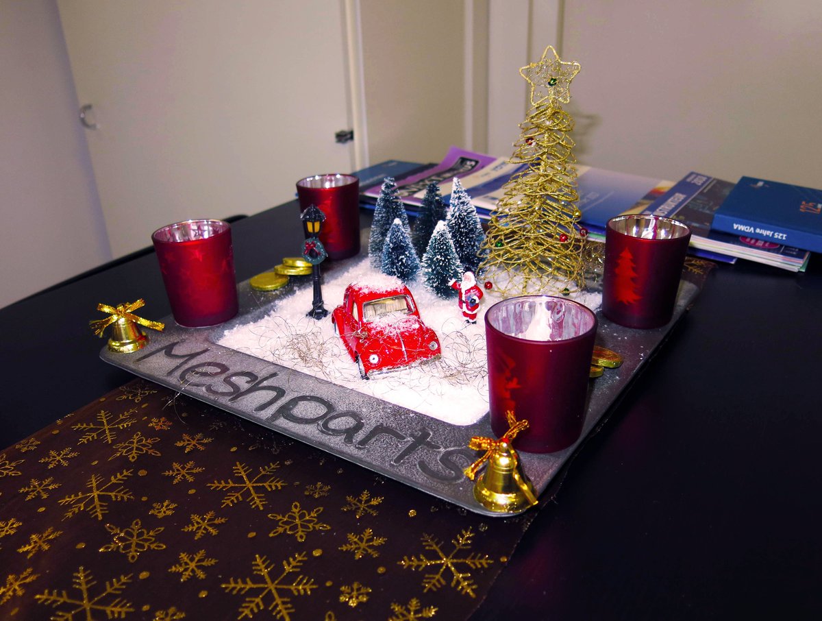 meshparts's tweet photo. Der Nikolaus hat Meshparts heute morgen besucht!
Santa has visited Meshparts this morning!
#dezember #team #nikolaus #überraschung #büro 
#december #surprise #santa #santaclaus #officelife #meshparts https://t.co/Ks9ZaMVM6i