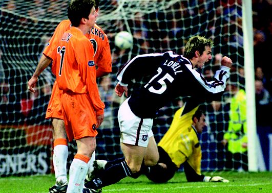 Dundee Football Club on Twitter: "BORN ON THIS DAY 1980: Former Dundee  striker, derby hero and 2005 Player of the Year Steve Lovell. Happy  birthday Steve! https://t.co/4FfYF4yMGf" / Twitter