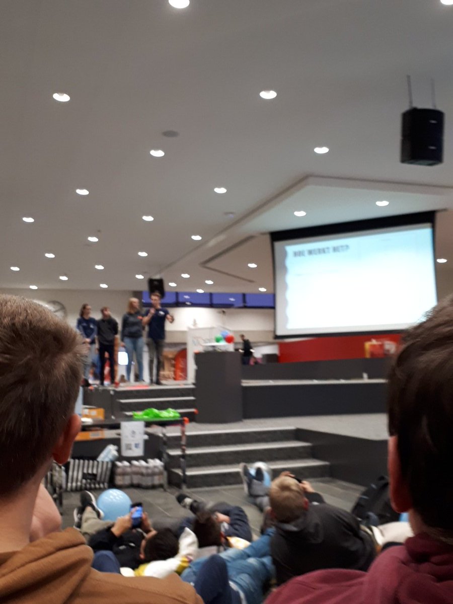 DelmLa's tweet photo. Tweede van 3 finalisten, zijn wij de laatste? #ondernemerschap #nvdos2017 https://t.co/sLtytaVSVL