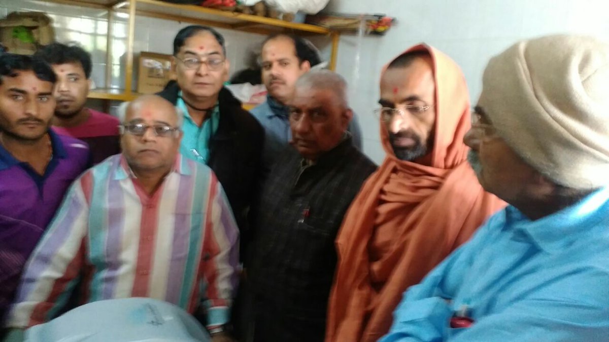 EVM &amp; VVPAT demo at Swaminarayan Temple. Bhuj