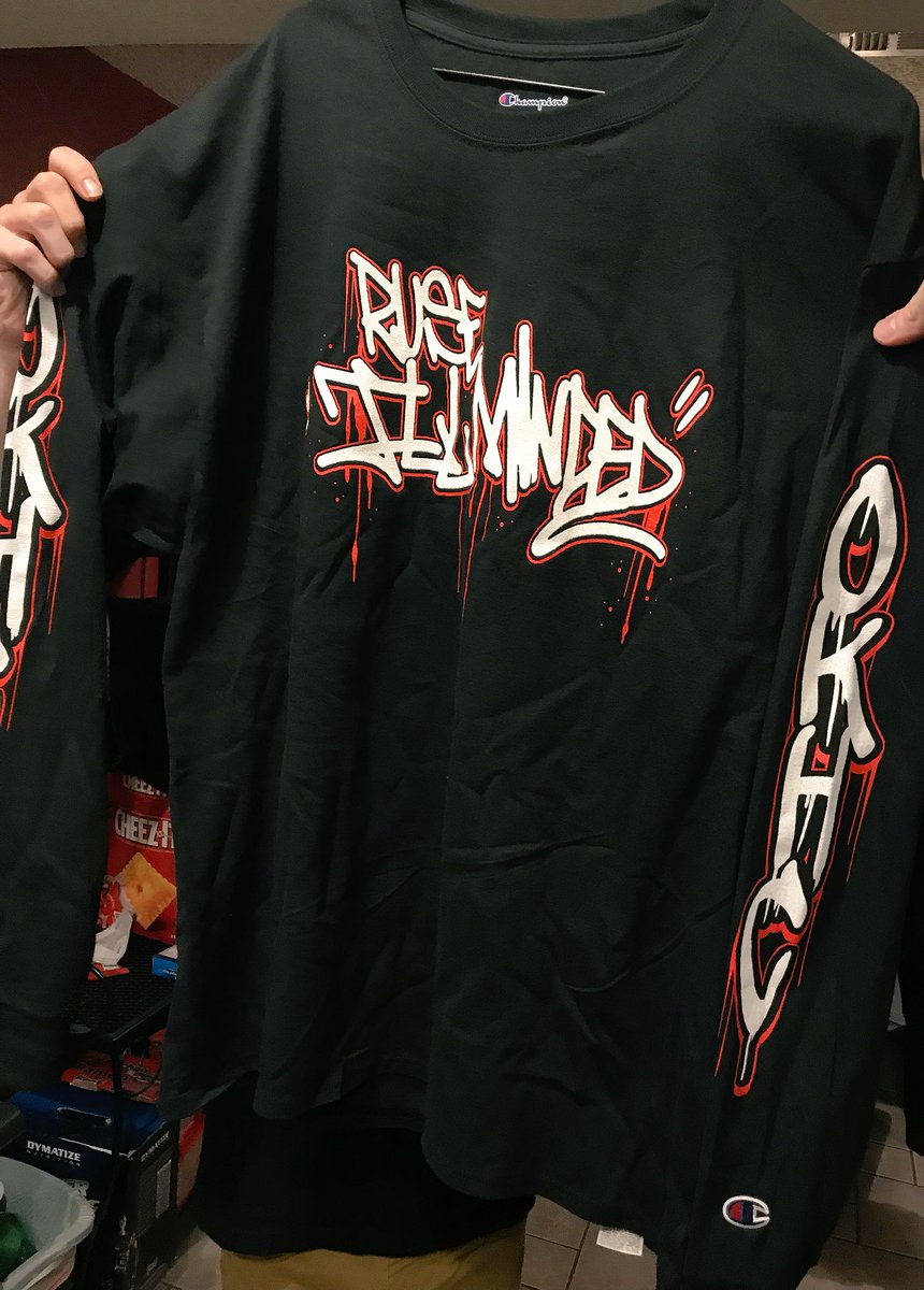 Fresh off the press from <a href="/BackRoomPrints/">BackroomPrints</a> in time for <a href="/SnowAndFlurry/">Snow and Flurry Fest</a> ❄️💜🖤 Only printed 25 of each color