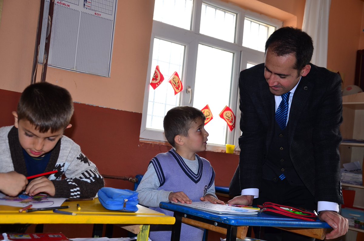 uluderekm's tweet photo. Ballı Köyü İlk-Orta Okuluna Ziyaret https://t.co/cP8BQL7ERl https://t.co/SsBZc7lCDk