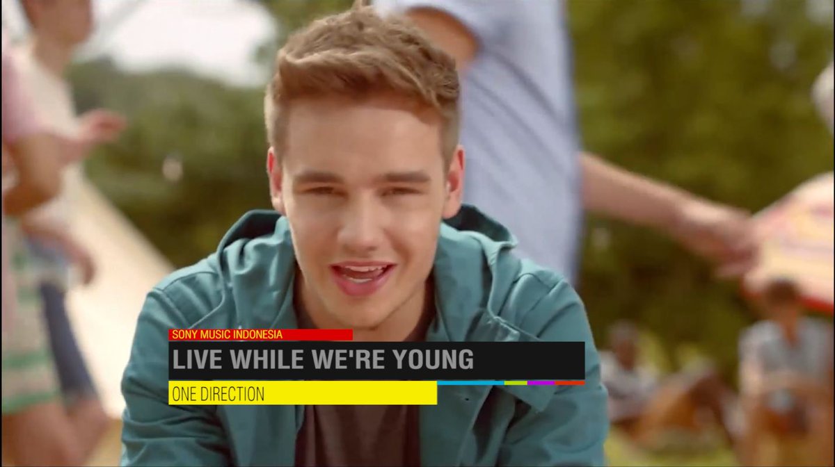 BreakoutNET's tweet photo. #NowPlaying #OneDirection - Live While We're Young #BreakoutNet https://t.co/6EsoP3lq18