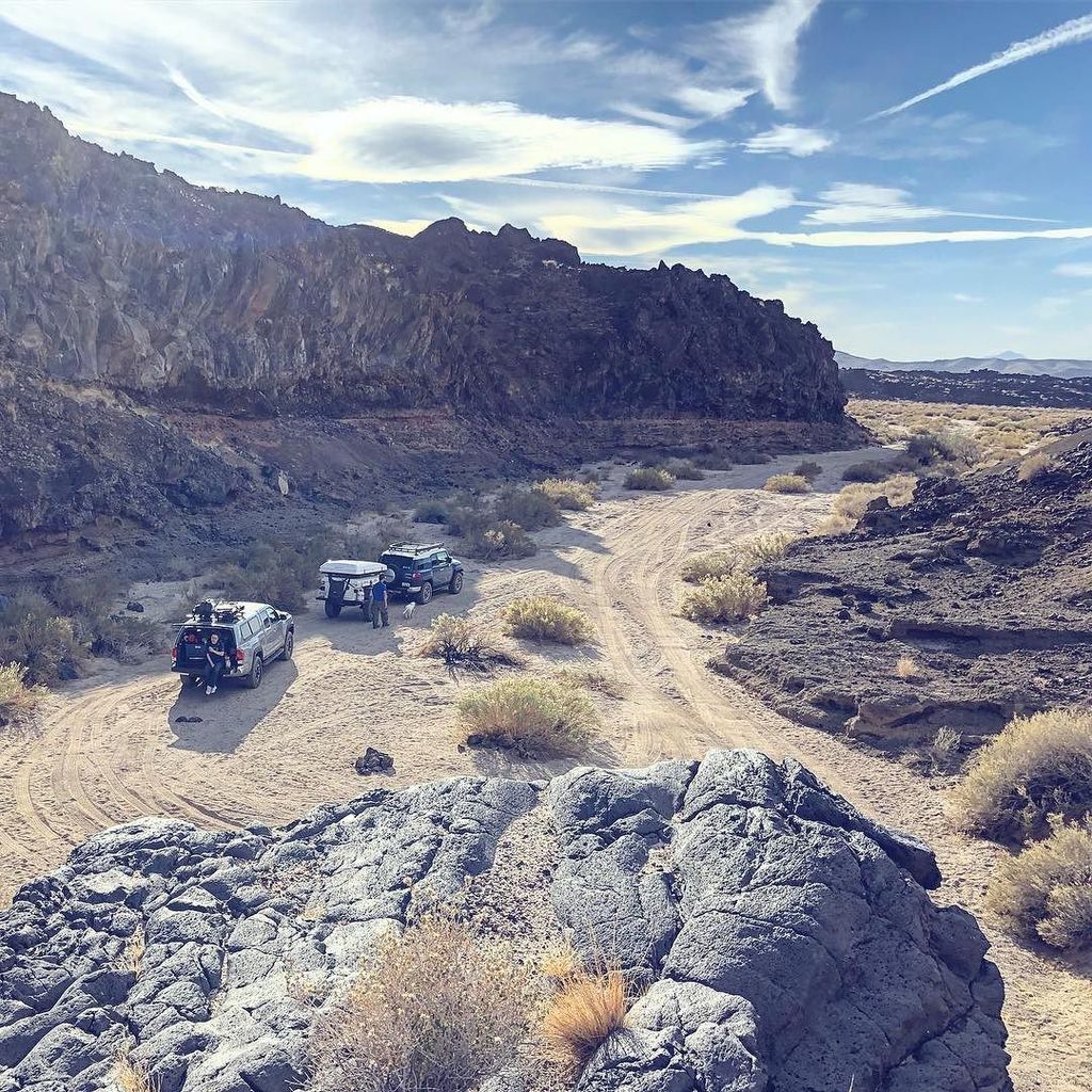 roughbeat's tweet image. Shake down test of our @atoverland  Chaser Trailer in the Mojave Desert this past weekend. Although it was windy and cold, couldn’t beat the good company. ift.tt/2jYzVS3