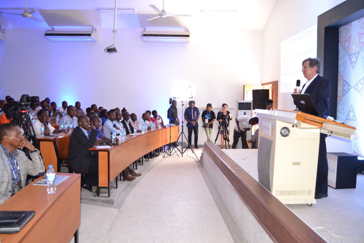 DLIInnovation's tweet photo. Excited to be part of #DataTamasha17 happening now! Opening remarks! #DataTamasha17 #DataRevolutionTZ #LocalDataUse #InnovationTZ @DataZetu @DLIInnovation @dlabtz @data4sdgs @PEPFAR @MCC_Data https://t.co/9i27YePNJt
