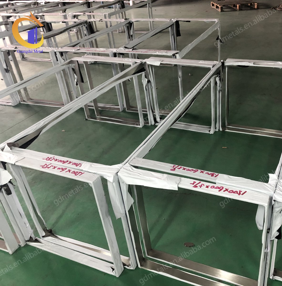 bryant_lithium's tweet image. dubai furniture table leg making in G.D.Metal.