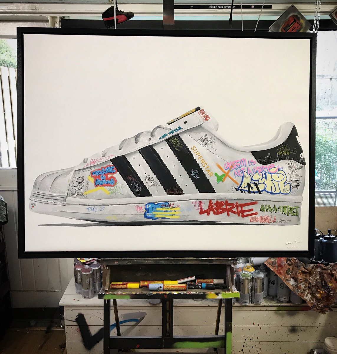 painting adidas superstar