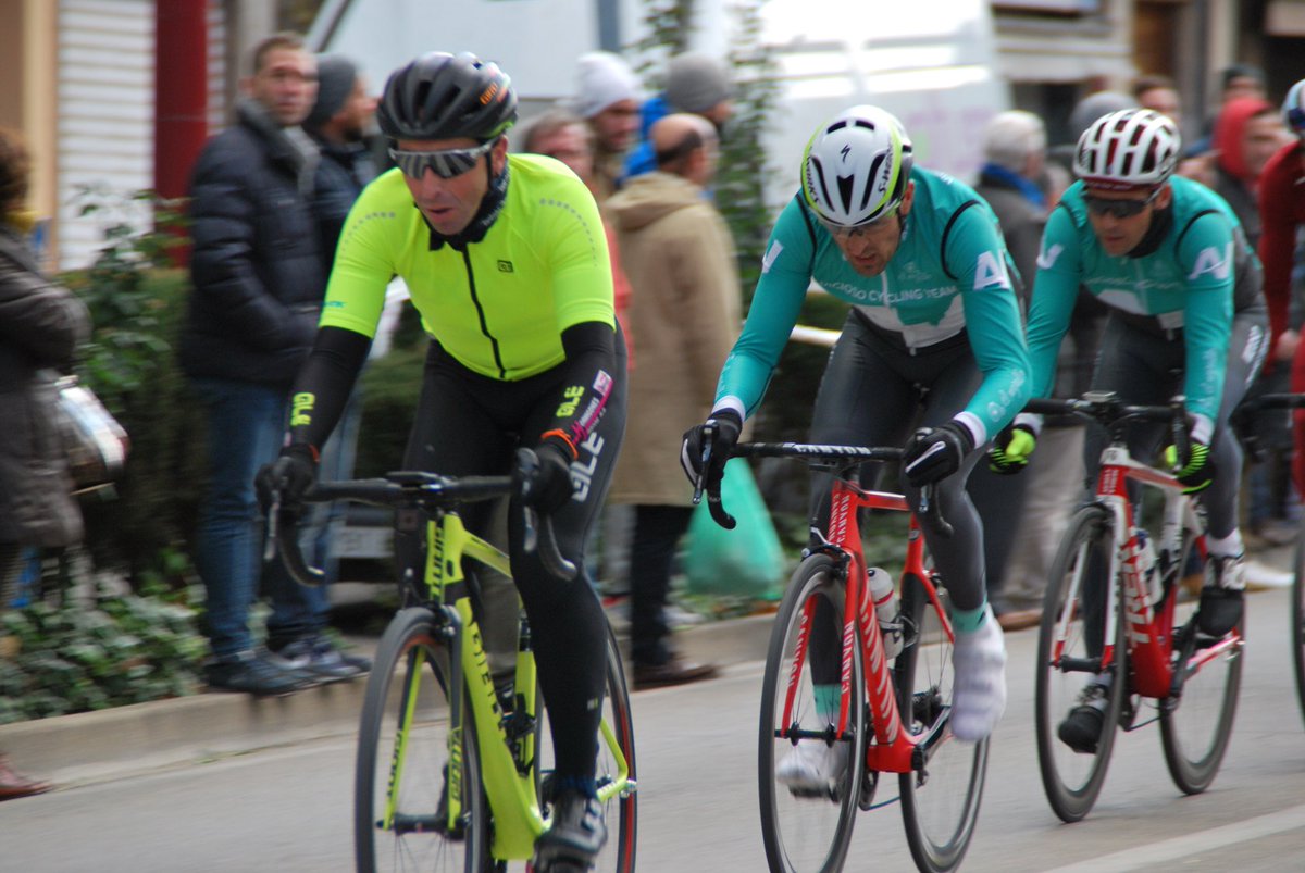 Mezcla entre incredulidad y sueño cumplido, cuando ruedas al lado de tus referentes en el ciclismo, en la despedida te tu amigo <a href="/angel_vicioso/">Angel Vicioso</a> Gracias Ángel. <a href="/PuritoRodriguez/">Joaquim Rodríguez</a> <a href="/albertocontador/">Alberto Contador</a>  <a href="/AngelEdoAlsina/">Angel Edo</a> <a href="/josebabeloki/">Joseba BELOKI</a> <a href="/losadin/">Alberto Losada</a> <a href="/paco_salavert/">Francisco Salavert</a>