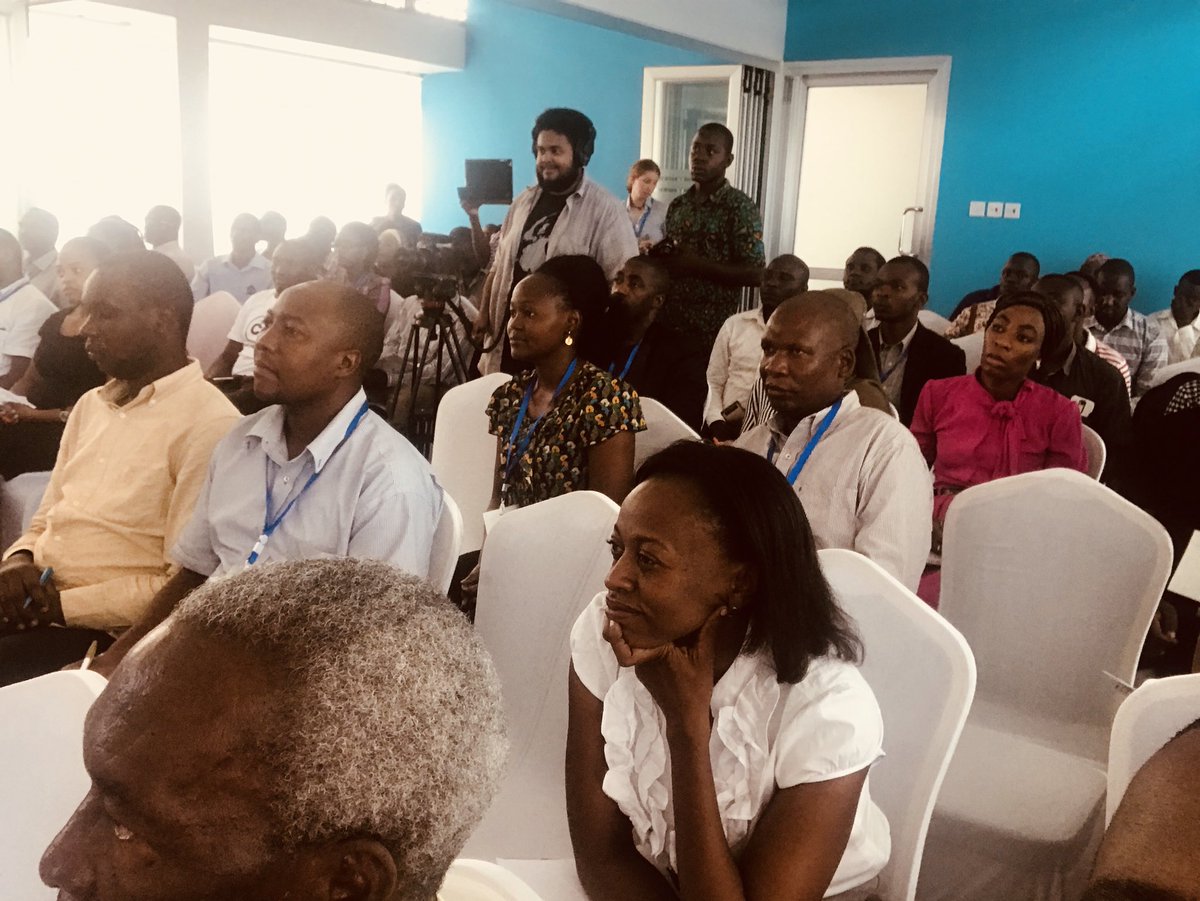 tanzania_bora's tweet photo. Tunukiwa explains how data can be incorporated with Arts and design becoming a natural byproduct to people's lives in #Temeke #FASDO @DataZetu #DataTamasha17 @Code4Africa https://t.co/DPYnCnpU4R