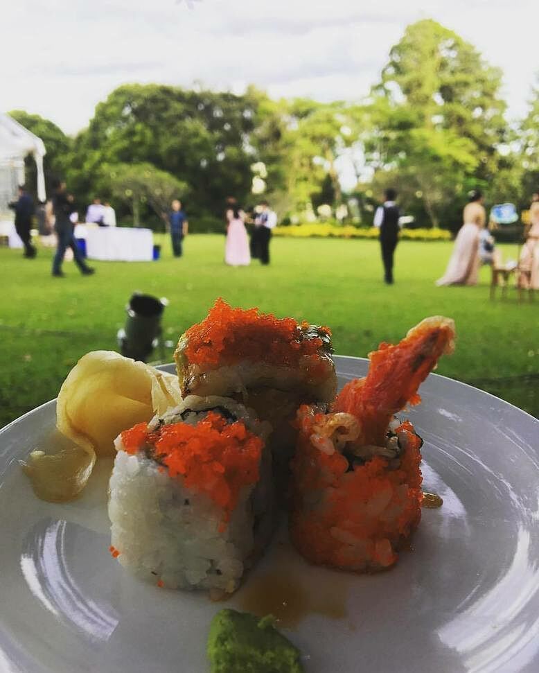 Instagram @galeriukmindonesia > Sushi In the garden, Feel the warm of our garden. happy December.
.
#discoveryourfestivesmoments
#dago #dagopakar #hotelbandung #love #resortbandung #hoteldago #bandung #explorebandung #food #instafood #bumisangkuriang #lff #bandungkotakembang…