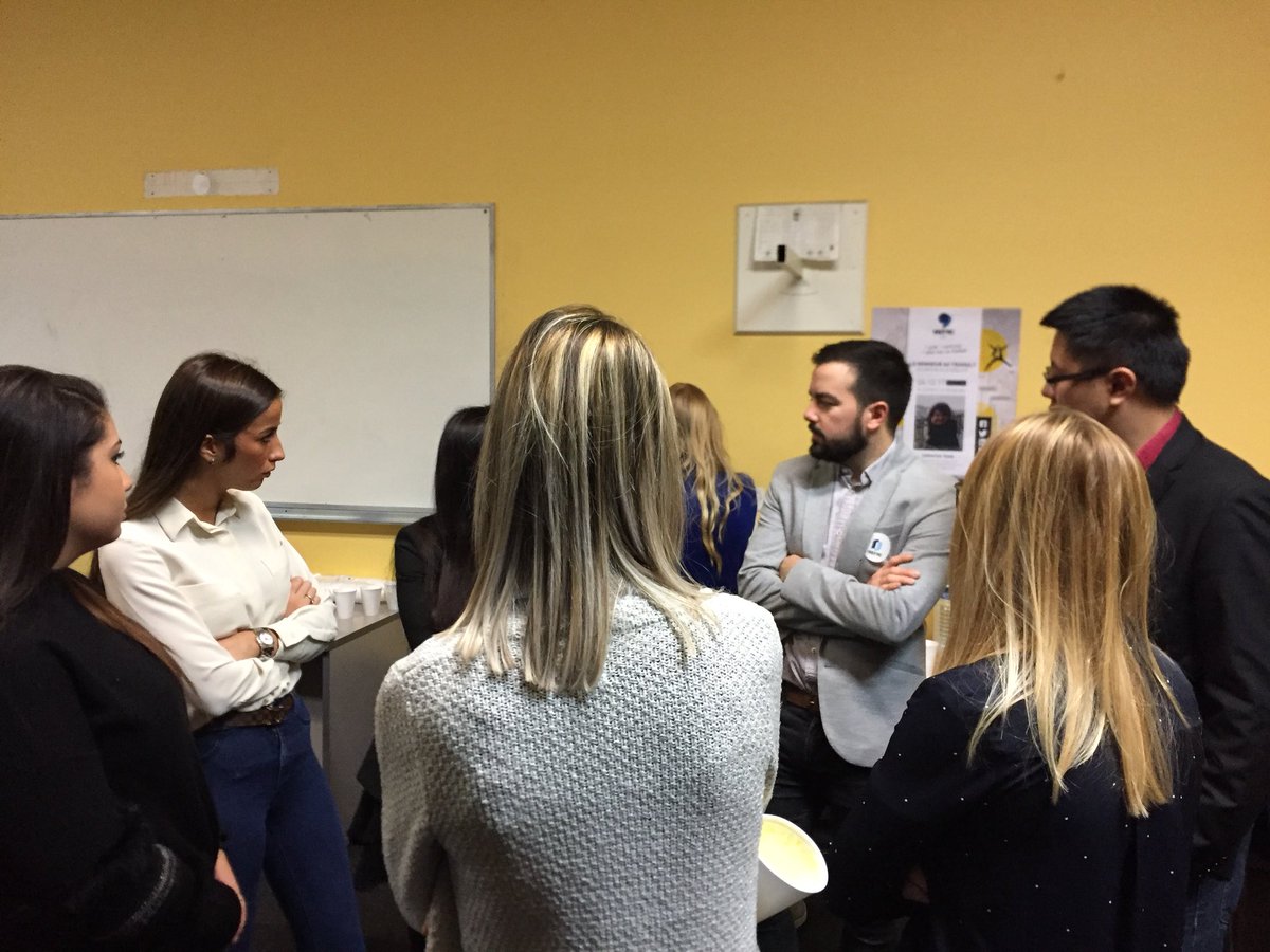 ISEFAC_National's tweet photo. P’tit déjeuner entre étudiants et Anciens #ISEFACAlumni ce matin https://t.co/APSiAopYip