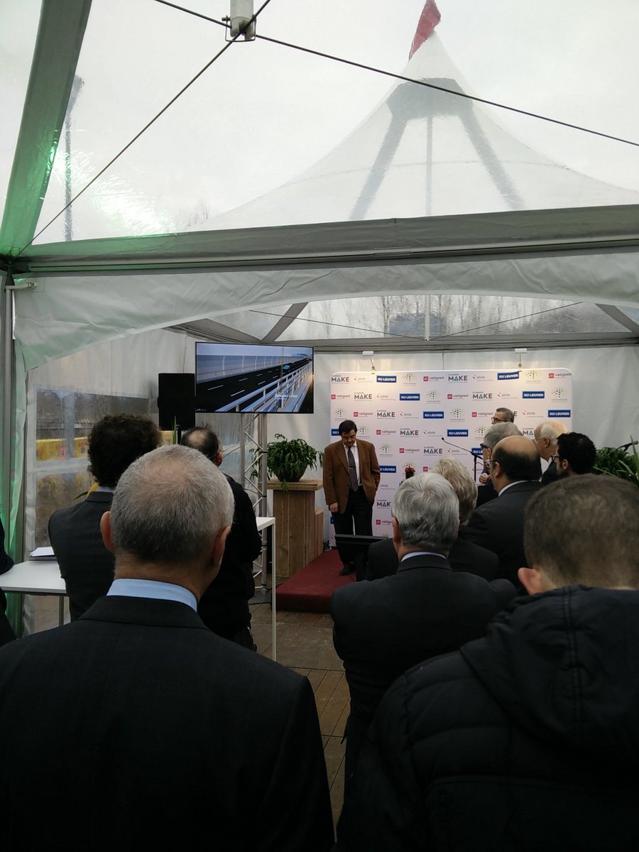 BasSturm1's tweet image. Eerste steenlegging bij #Flandersmake