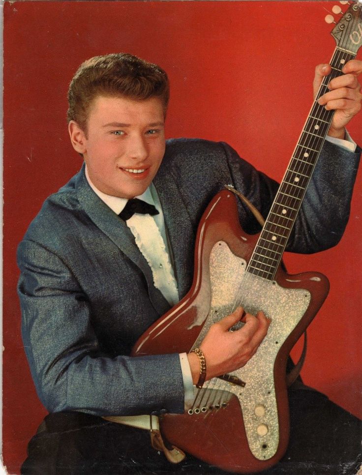 Mike Tonra On Twitter A Mon Grand Chagrin Johnny Hallyday Il Est Mort A L Age De 74 Ans Une Partie Tres Importante De Mes Examens De Francais Parle Oui J Aime Beaucoup Johnnyhallyday Il Est