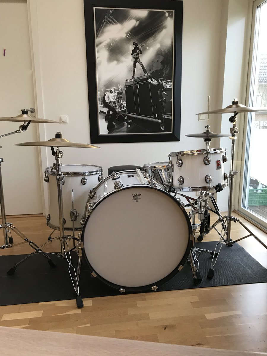 ChefOrre's tweet photo. Picking up the old sticks again after 15 years #premierdrum https://t.co/NQ0pNFOVwX