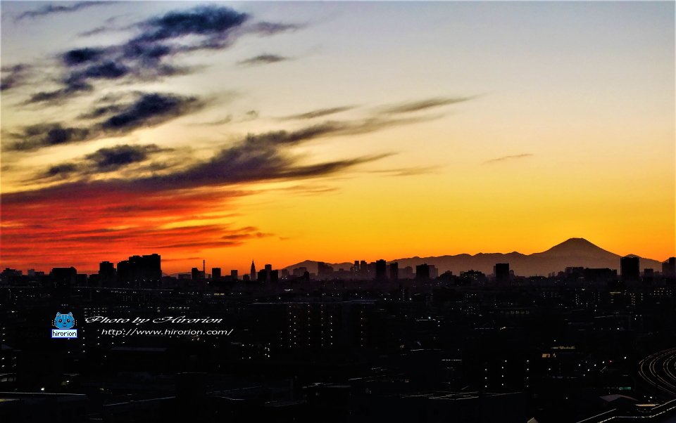 今日も１日お疲れ様でした。

★亀有から撮影 #hirorion
#富士山 #夕日
#葛飾 #かつしか #葛飾区 #亀有