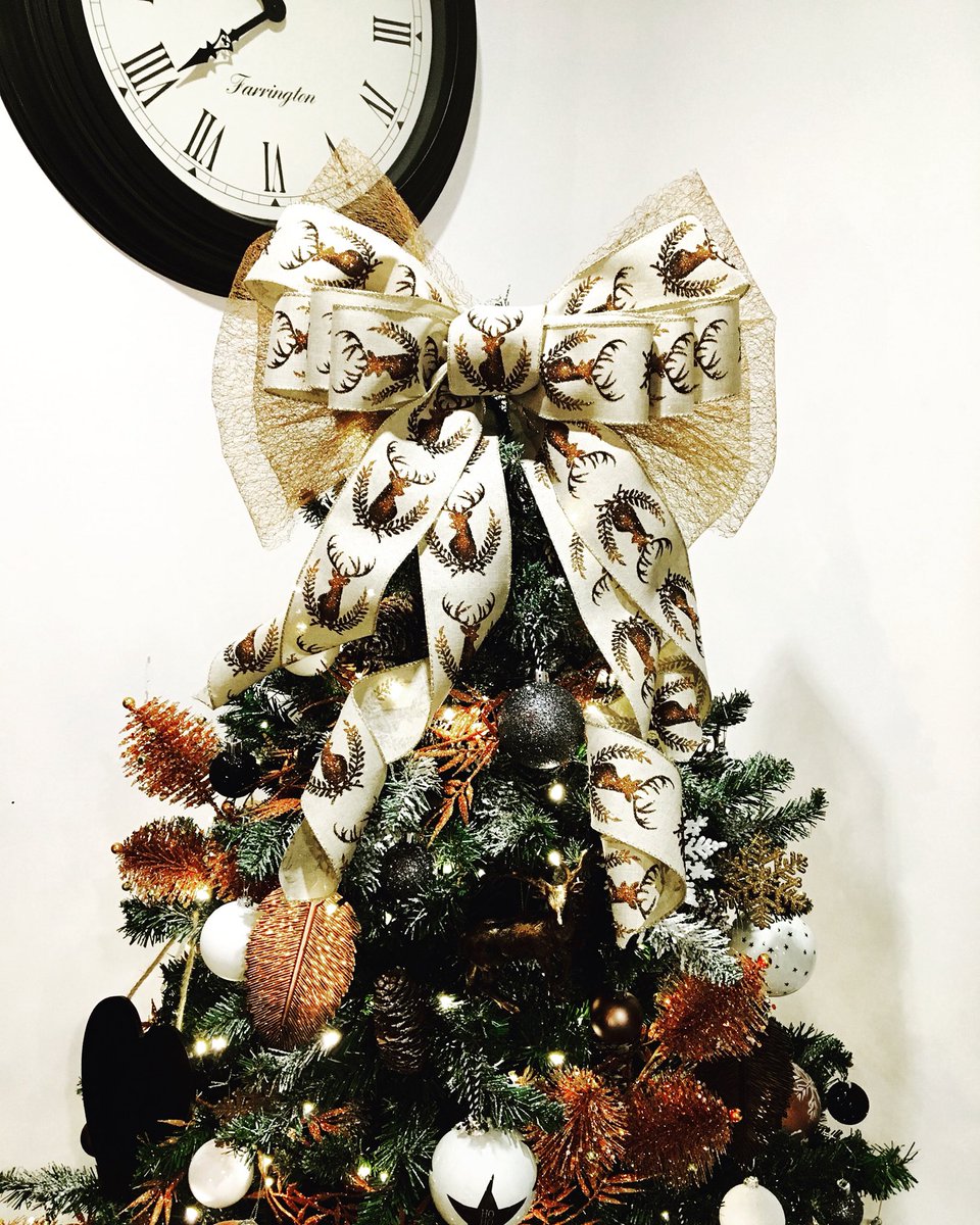 ShukerInteriors's tweet photo. We Love this picture of this we were sent with one of our bows on a customers tree! 
Lots of gorgeousness going on here. The bronze is so smart 🔥
.
.
.
#christmastree #christmastreetopper #christmastreebow #sthelens #Liverpool #Manchester #Merseyside #festive https://t.co/odXBN69XY8