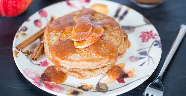 This hearty and healthy vegan apple pancakes are full of whole grains - blendtec.com/recipes/vegan-…