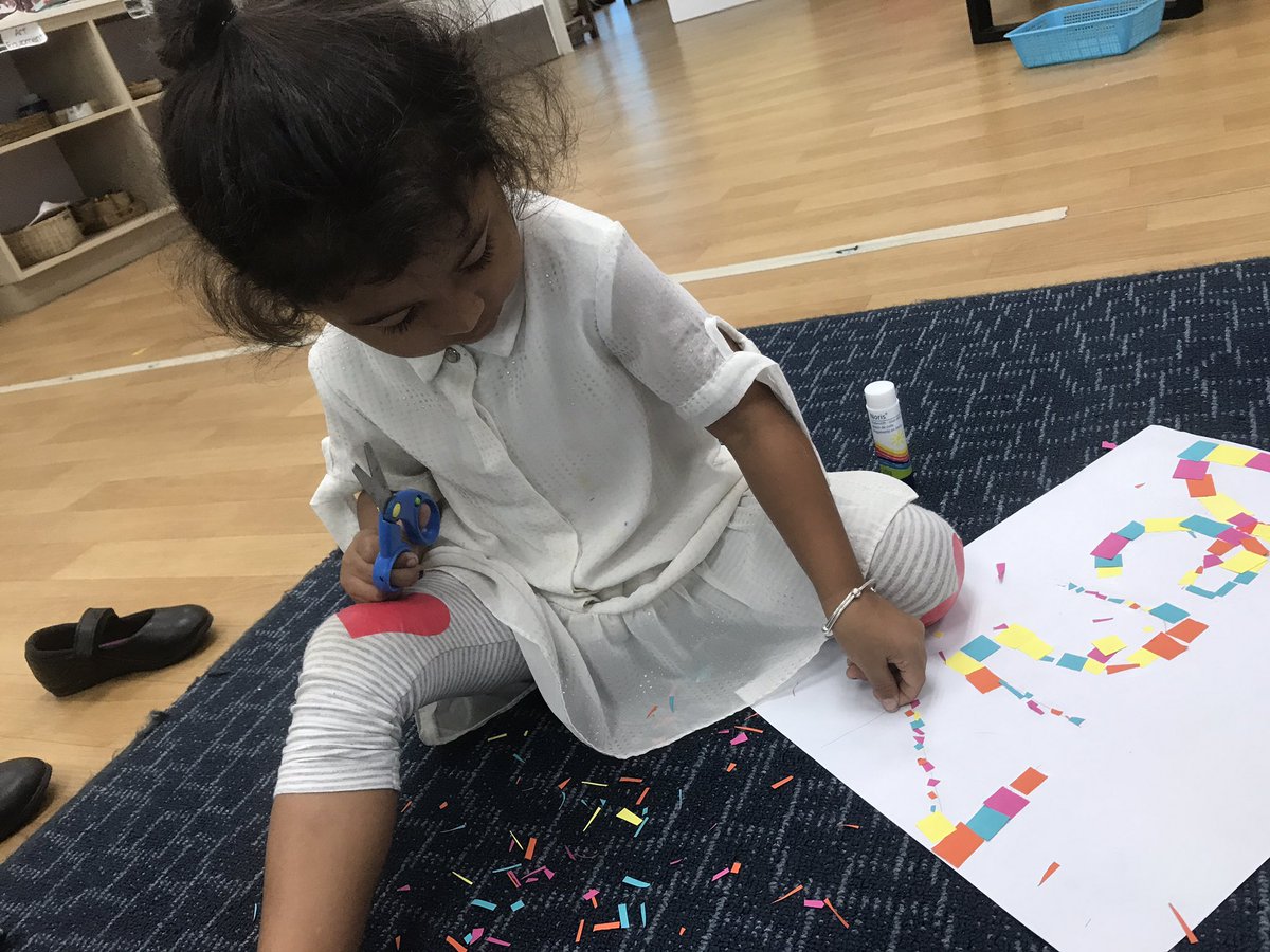 #EarlyYears practicing our fine motor and scissor skills,cutting just the right shape for our creations #playbasedlearning #interestbasedlearning