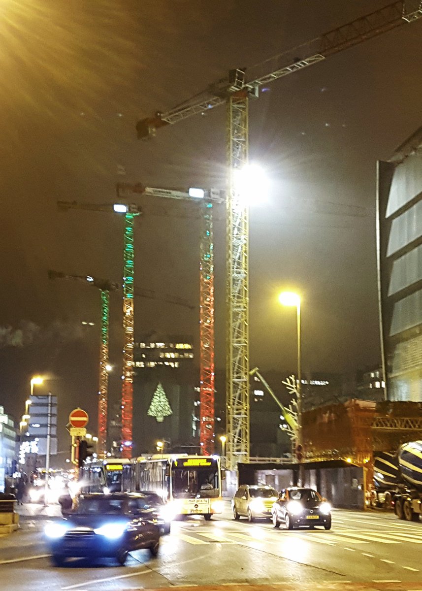 TwittTwittAngel's tweet photo. #WINTERLIGHTS #LLF2017 #LUXEMBOURGCITY https://t.co/fMDDRHwRHl