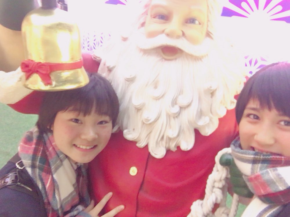 yoshiyamadayo's tweet photo. アミュのサンタと自撮りした🤶🤳 https://t.co/RaJt1VABP7