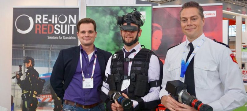 . <a href="/BrandweerTwente/">Brandweer Twente</a> won er al verschillende innovatieprijzen mee &amp; tijdens #amsterdamsecurity konden bezoekers het speciale pak zelf uitproberen: de Redsuit. Benieuwd? Lees hier meer: rai.eu/2zWk54q