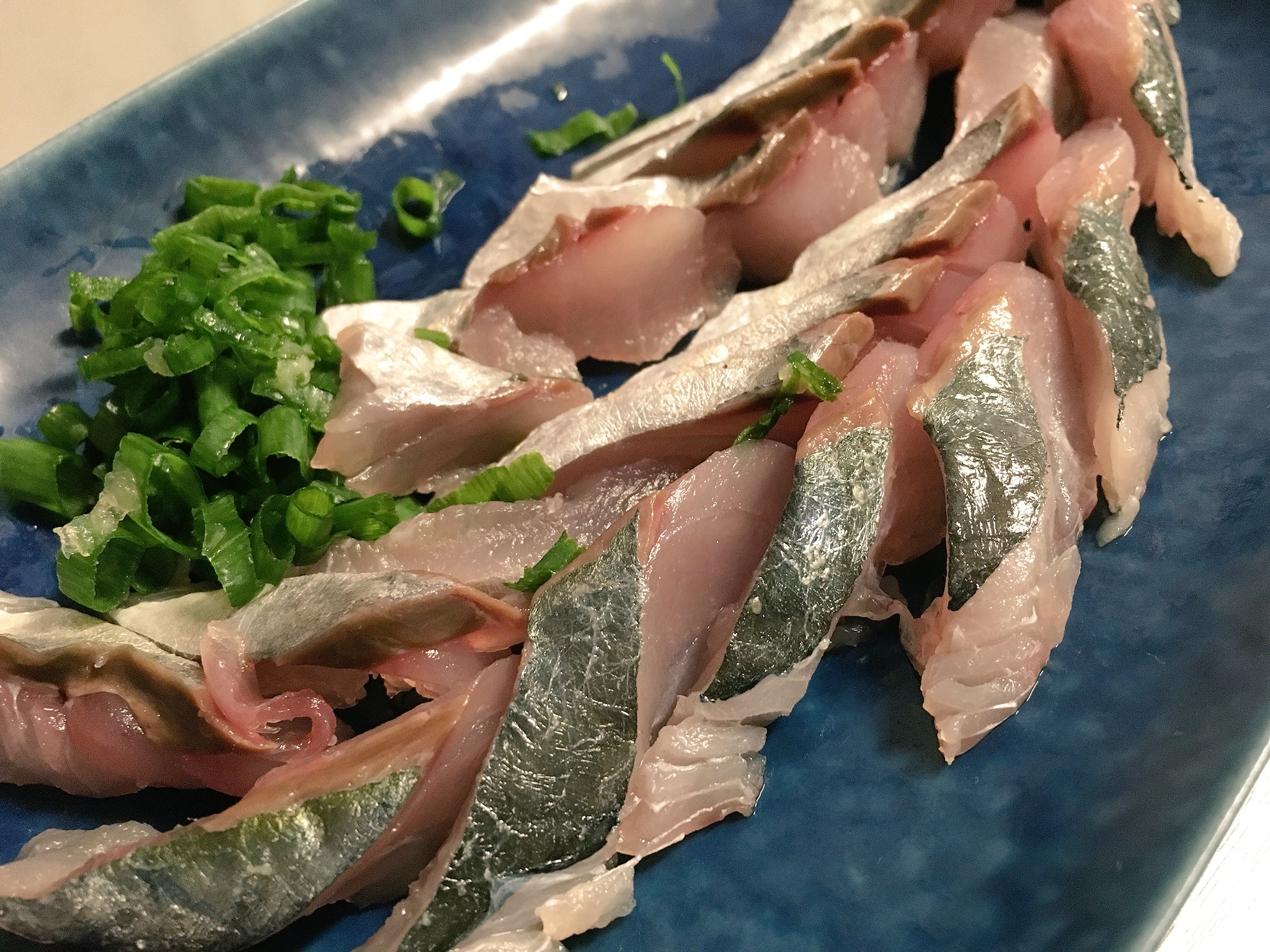 Ikehaya 獲れたてイノシシに加えて セイメイ ムロアジ の刺身も 高知の天然物です 赤ムロアジより脂も血合いも少なく 上品なお味 薬味たっぷり しょうがポン酢で食べると絶品 焼いてもいいだろうなー 高知最高かよ T Co Ikehaya 獲れたてイノシシに加えて セイメイ ムロアジ の刺身も 高知の天然物です 赤ムロアジより脂も血合いも少なく 上品なお味 薬味たっぷり しょうがポン酢で食べると絶品 焼いてもいいだろうなー 高知最高かよ T Co