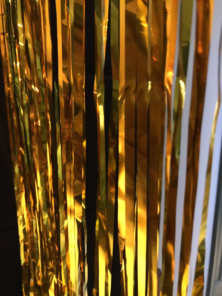 itemsofnoteuk's tweet image. Mulled wine is mulling, tinsel is glittering, the 2 hour countdown to festive pop-up @CornerKitchenE7 is on!