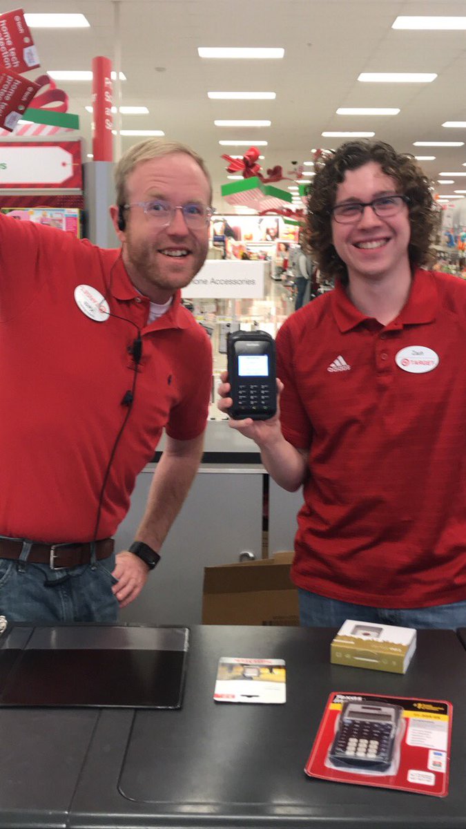 Cody_Hand's tweet image. Sell sell sell! Electronics and the fitting room using the mycheckout! Driving those sales today @ 2423! @courtC99 @kharp84 @Wheat6Nat