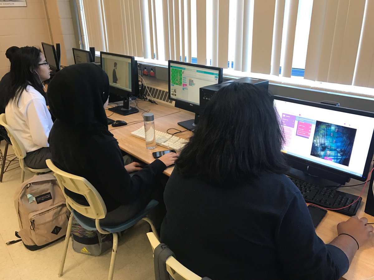 juliadicarlo's tweet photo. Hour of Code at St.Mother Teresa Catholic Academy 
#TCDSBcodes #SMTcodes #HourOfCode #tcdsb #codinginthe6 https://t.co/gsXPsB4x9X