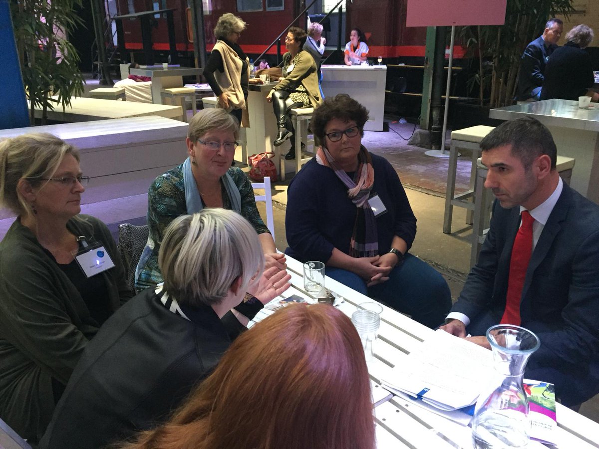 PaulBlokhuis's tweet photo. Bij @zorgpact in gesprek over werken in o.a. de GGZ. Mensen die echt gaan voor hun vak. Mensen die af willen van overbodige administratie. Net als wij. We gaan er verder mee aan de slag. Met hen! Ook om de zorg aantrekkelijk te maken voor de nieuwe medewerkers die zo nodig zijn. https://t.co/c97iX1T0UE