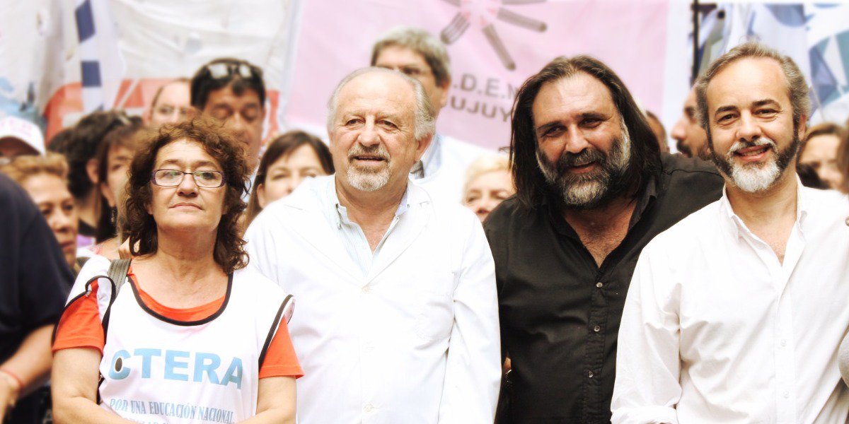 Que orgullo nos da a todos los laburantes que estés asumiendo hoy. Tantos años militando por los trabajadores, codo a codo. Hoy es un gran día para vos y para todo el pueblo argentino. 
Nadie podría representarnos mejor. ¡Vamos <a href="/HugoYasky/">Hugo Yasky</a>!