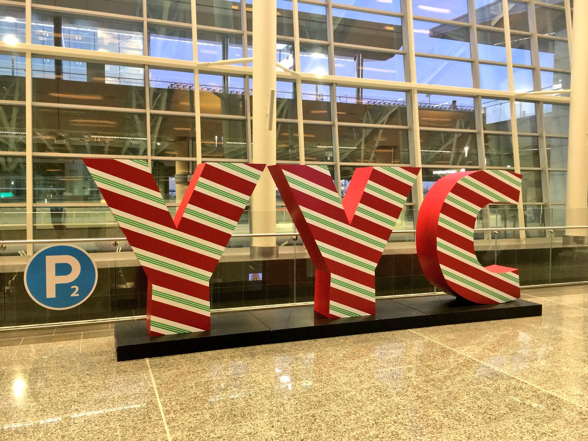 Our YYC letters (International Arrivals, pre security) got a festive makeover this week 🙌🏼