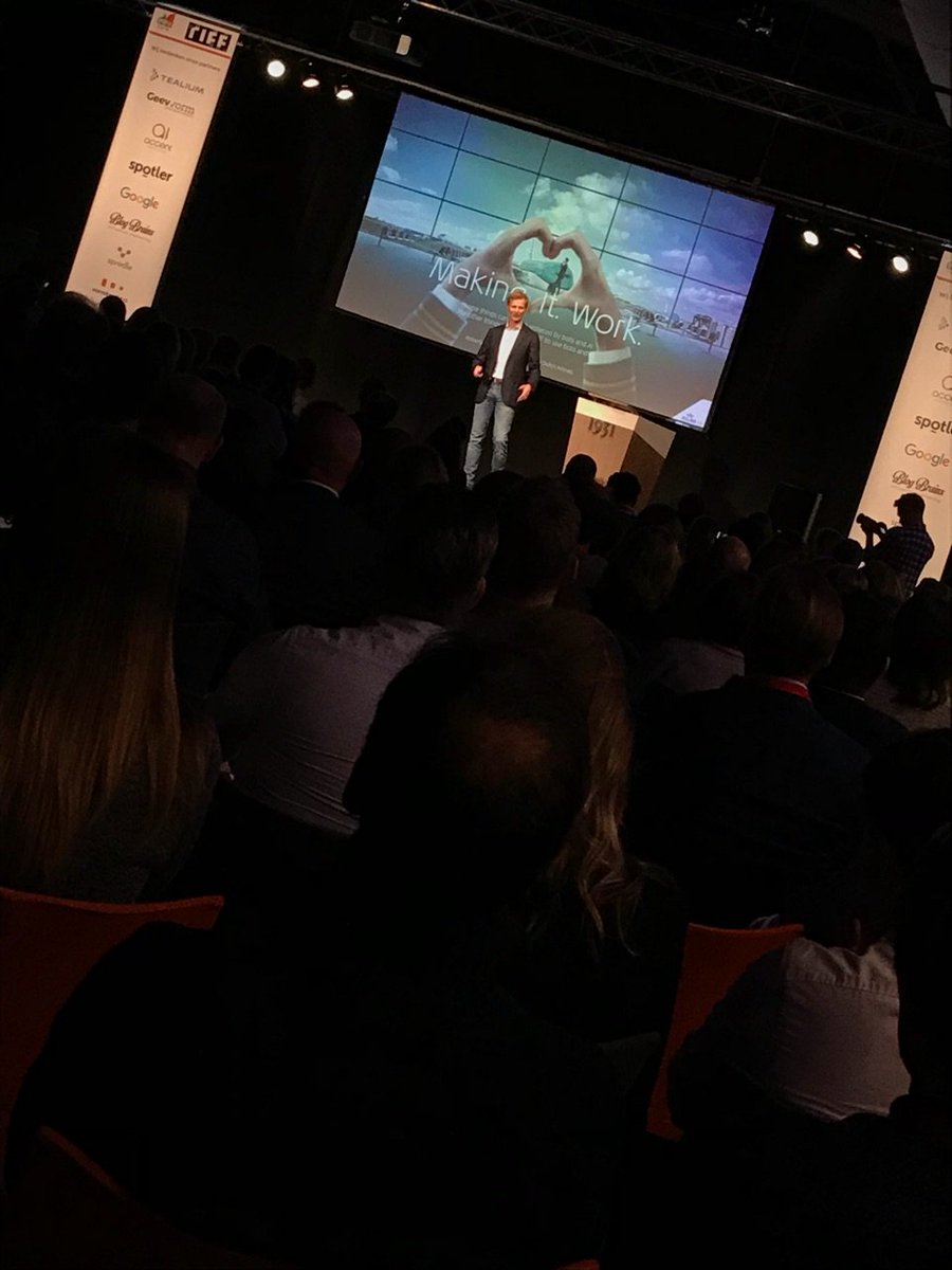 En <a href="/RobertjanGroen/">Robertjan Groeneveld</a> sluit #PMU2018 af als keynotespeaker. Deze social engagement goeroe weet precies hoe je de kracht van social media in je voordeel gebruikt.