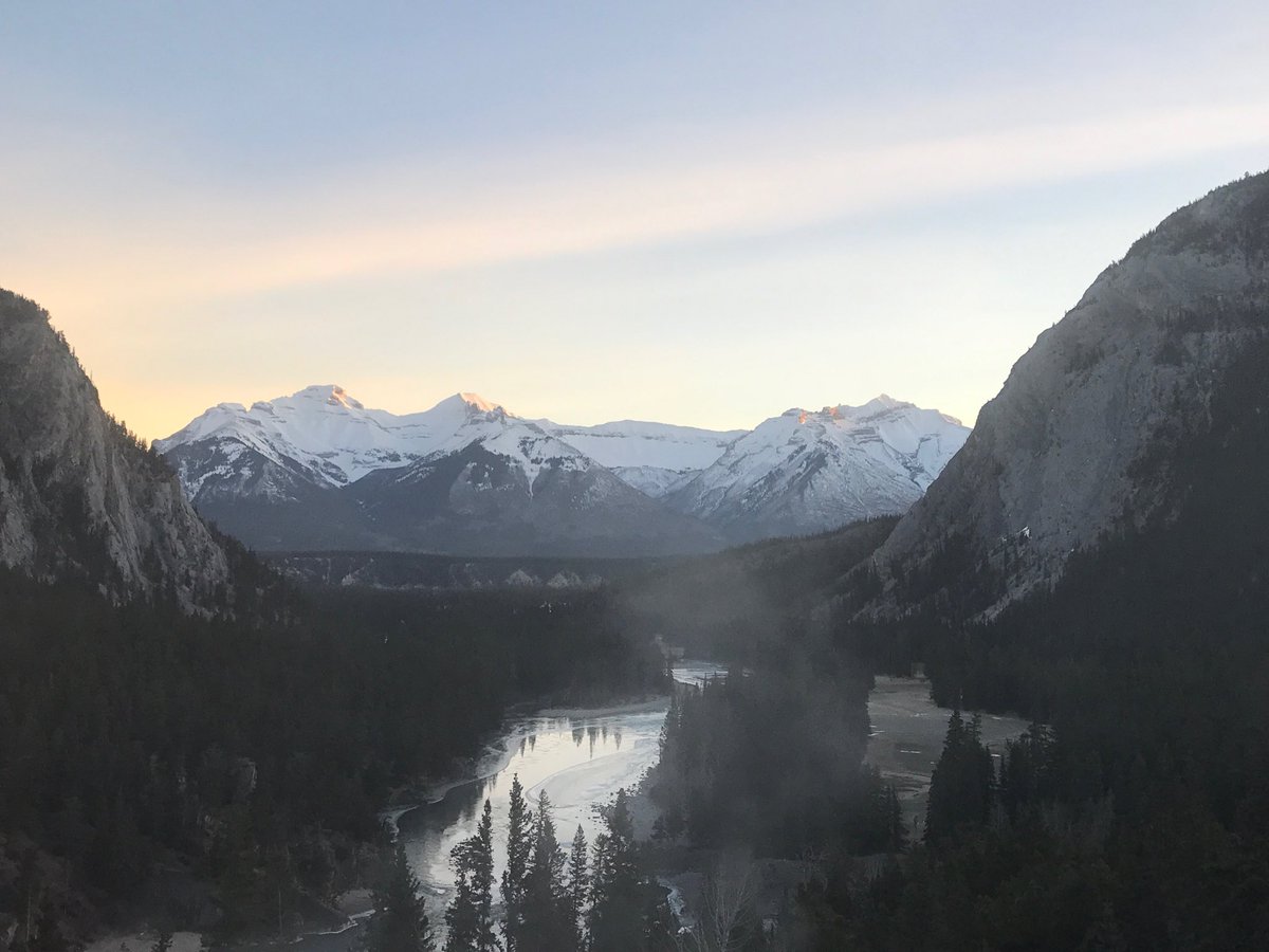 What day is it? Hmm - I think it is Wednesday so it must be #PrairieRoadshow time. Can't wait to meet our Legendary Prairie teammates ✅ #Banff