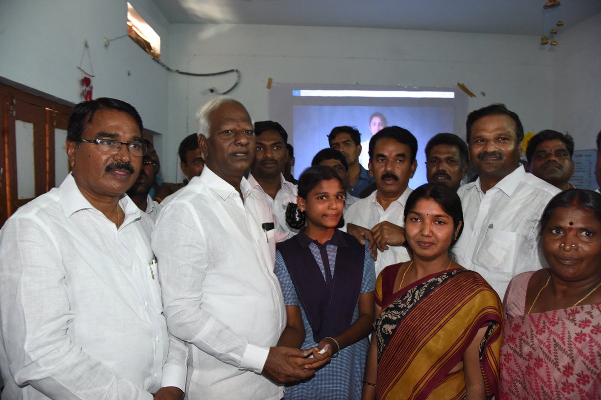 Hon'ble Dy. Chief Minister & Minister for Education Sri Kadiyam Srihari, inspected #BlindFoldActivity under Brighter Minds training Program at #KGBV Moosapet and presented Rs.1000/- to a student of 10th class who read the words completely Blindfolded written by Hon'ble Minister.