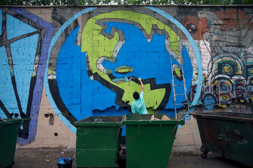 AkzoNobel's tweet photo. With this impressive project in Sao Paulo, #Brazil we went beyond our goal of 100 walls, continuing to make communities more vibrant & inspiring https://t.co/f5Snfx7RVJ #LetsColour #WallsofConnection #HumanCities https://t.co/T0VAhtlohP