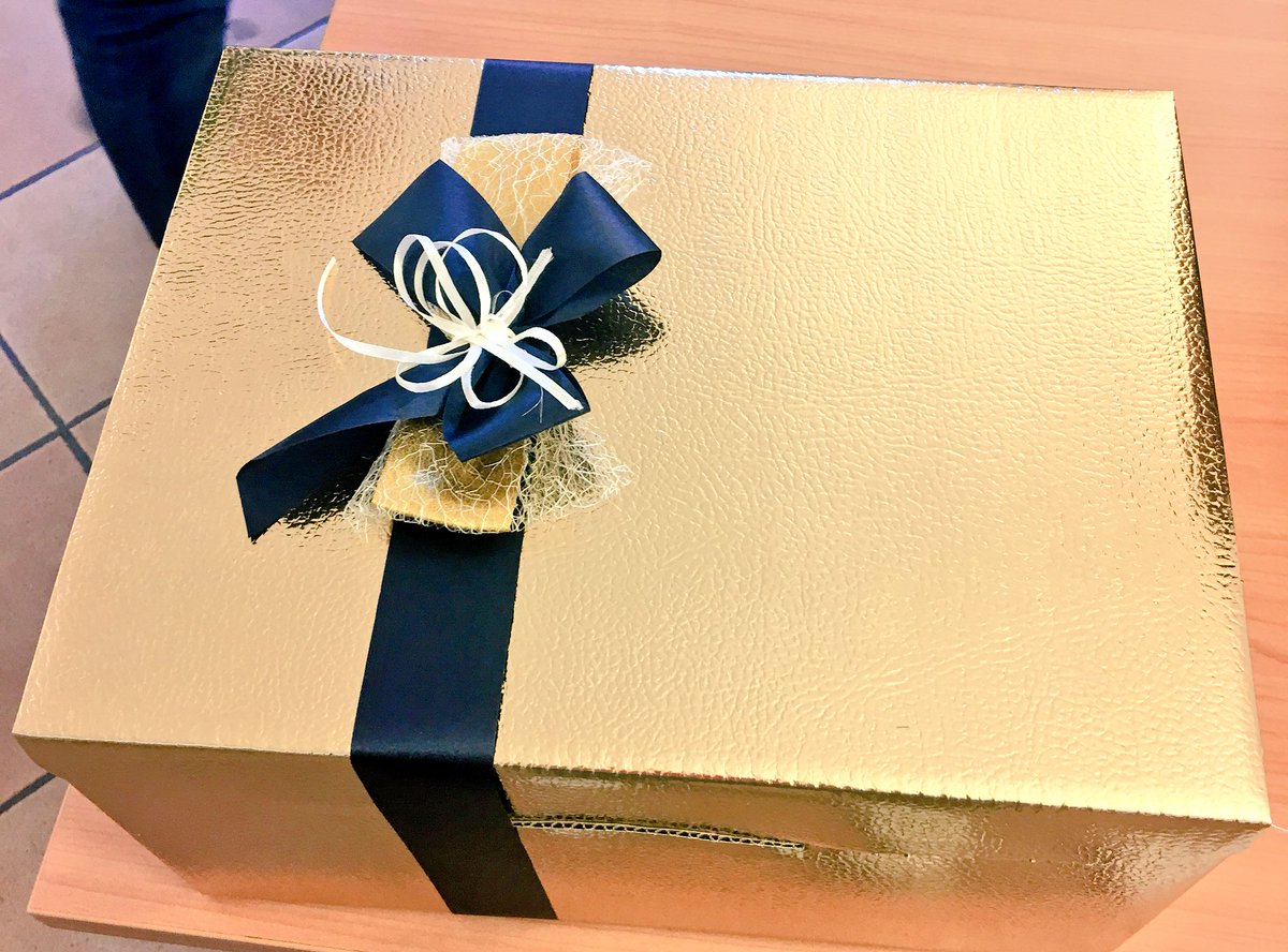 francepistolesi's tweet photo. Il mio fantastico “pacco da giù” preparato da @SaporideiSassi ❤️. https://t.co/XL2xJduHyQ