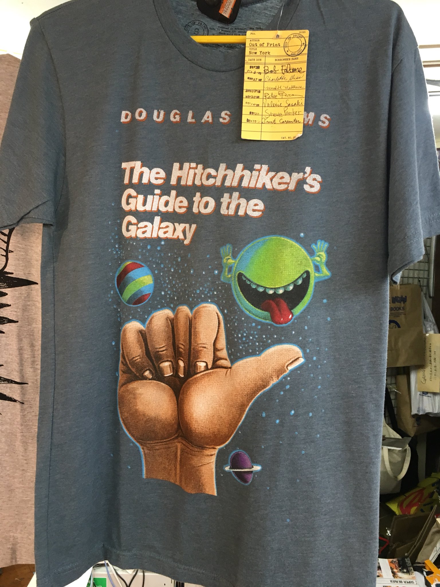 ヴィレッジヴァンガード下北沢 実は銀河ヒッチハイクガイドのtシャツも売ってたりします ダークジェントリー全体論的探偵事務所と一緒にぜひ T Co X2hvpcwqtg Twitter