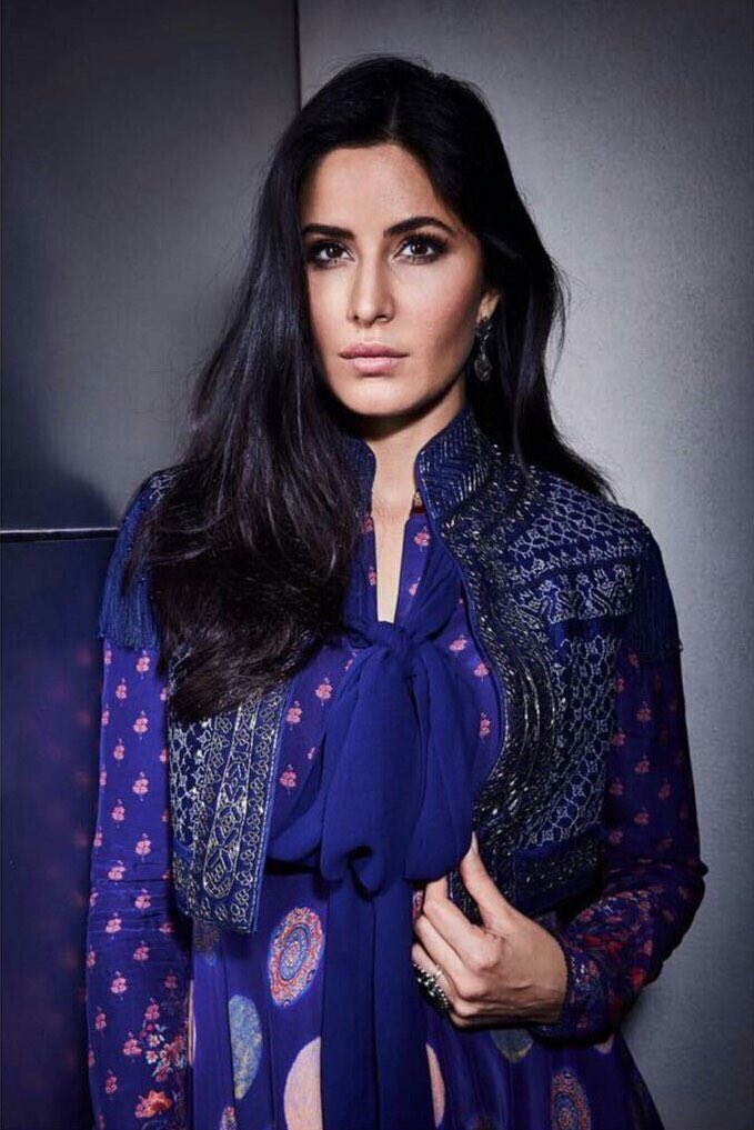 PimaTee's tweet image. Katrina Kaif looks vibrant, stunning &amp;amp; royal in this Tarun Tahiliani outfit ♥️