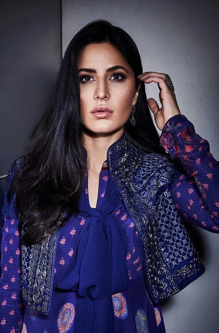 PimaTee's tweet image. Katrina Kaif looks vibrant, stunning &amp;amp; royal in this Tarun Tahiliani outfit ♥️