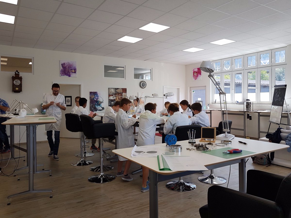teketlion's tweet photo. Kids just love beeing watchmakers for a few hours #teketlion #edahv1844 #Villeneuve  and proud of their achievement #TheLittleWatchmakers certificate https://t.co/6VGRBAVEWN